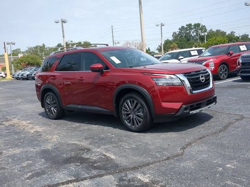Used 2024 Nissan Pathfinder SL w/ SL Premium Package FWD image 4