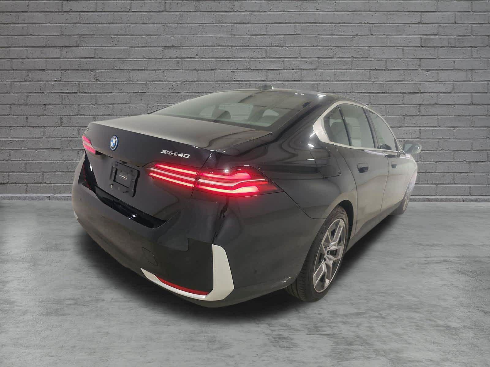 Used 2025 BMW i5 M60 w/ M Sport Package AWD/4WD image 4