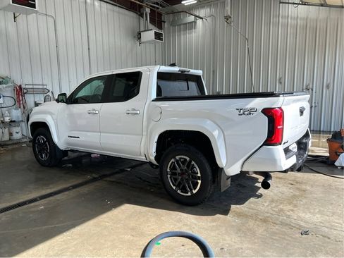 Used 2026 Toyota Tacoma TRD Sport w/ TRD Sport Premium Package AWD/4WD image 3