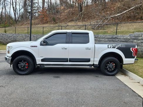 Used 2017 Ford F150 Lariat w/ Equipment Group 502A Luxury image 6