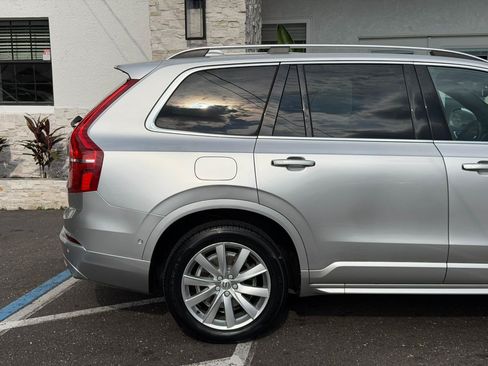 Used 2018 Volvo XC90 T6 Momentum w/ Convenience Package AWD/4WD image 19