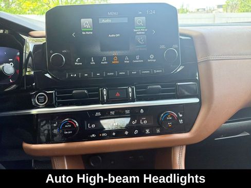 Used 2024 Nissan Pathfinder Platinum FWD image 21