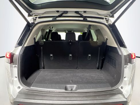 Used 2025 Nissan Pathfinder SV FWD image 34