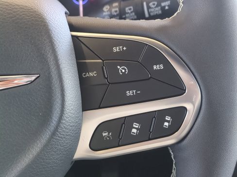 New 2026 Chrysler Pacifica Select image 27