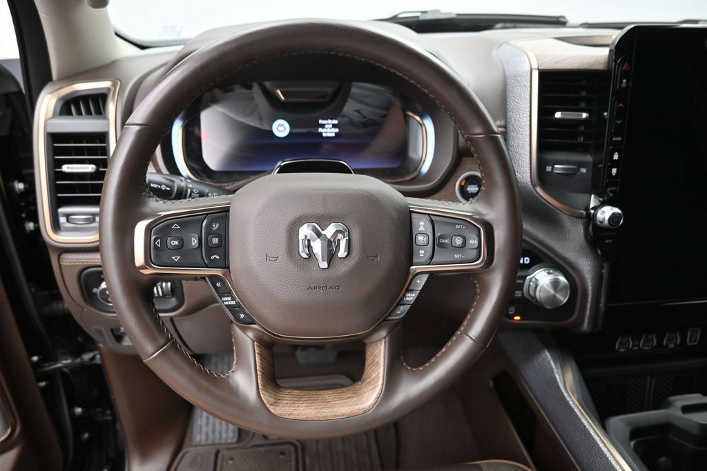 Used 2025 RAM 1500 Limited AWD/4WD image 18