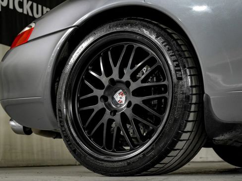 Used 2001 Porsche 911 Carrera RWD image 42