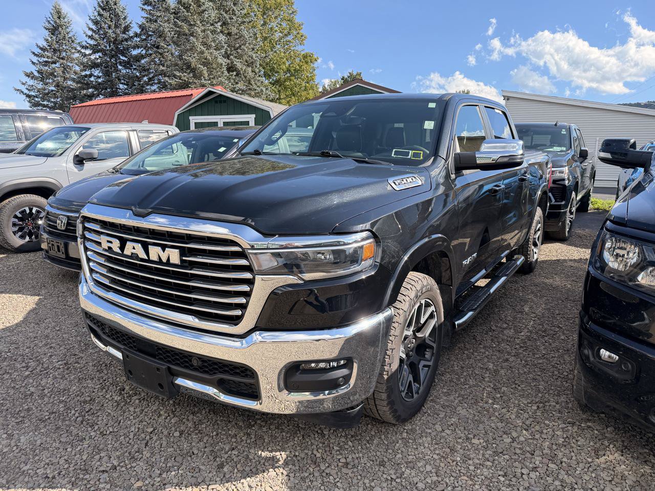 Used 2025 RAM 1500 Laramie AWD/4WD image 1