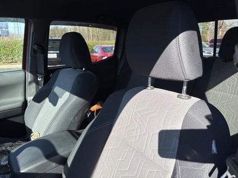 Used 2021 Toyota Tacoma TRD Sport image 7