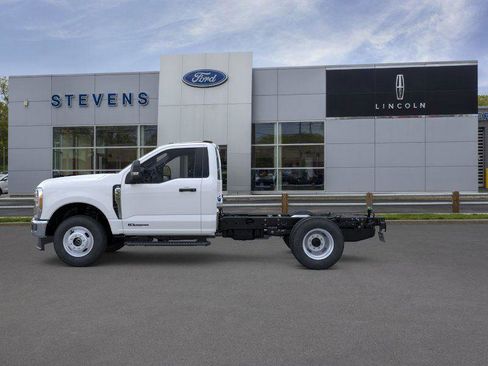 New 2026 Ford F350 4x4 Regular Cab DRW Super Duty image 4