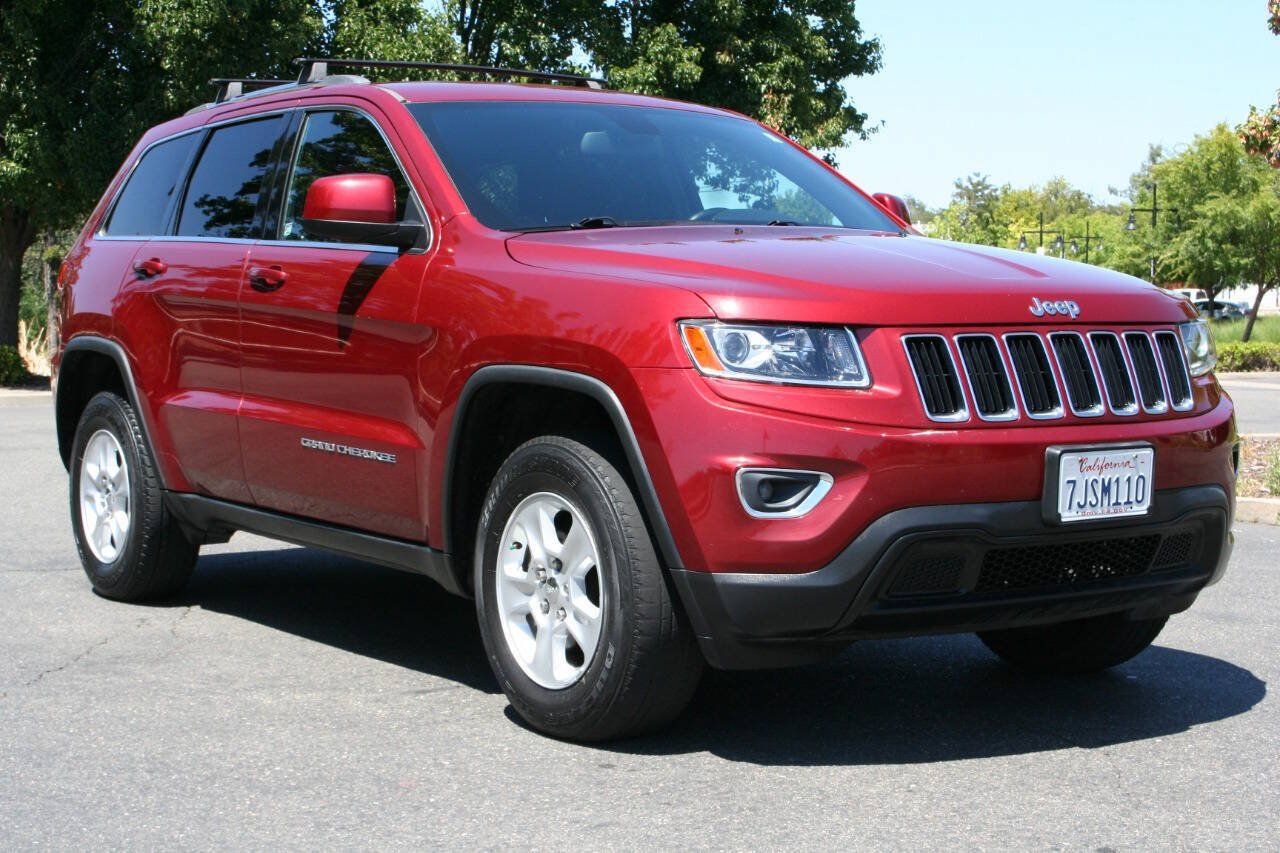 Used 2014 Jeep Grand Cherokee Laredo w/ Quick Order Package 23E AWD/4WD image 1