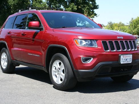 Used 2014 Jeep Grand Cherokee Laredo w/ Quick Order Package 23E AWD/4WD image 1