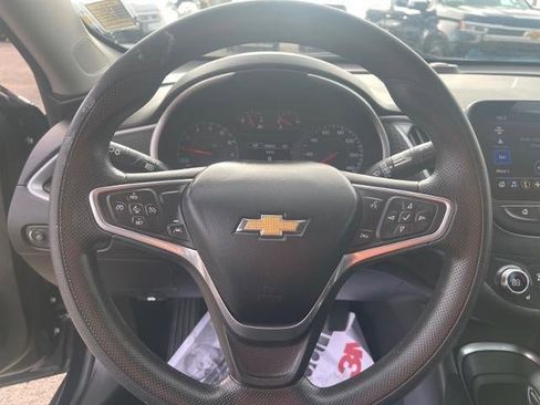 Used 2023 Chevrolet Malibu LT image 9