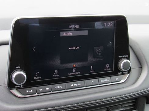 Used 2024 Nissan Rogue S AWD/4WD image 24