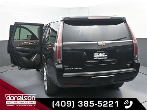 Used 2016 Cadillac Escalade Luxury image 26