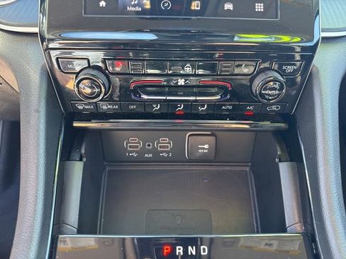 Used 2023 Jeep Grand Cherokee Laredo w/ Luxury Tech Group I image 24