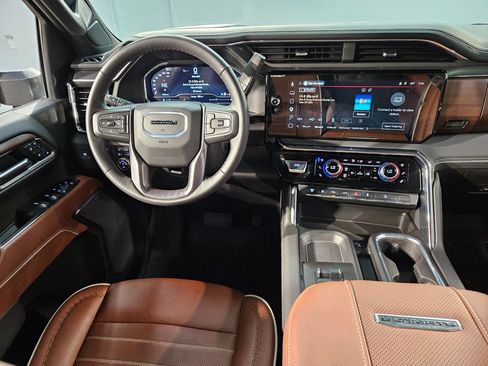 Used 2025 GMC Sierra 2500 Denali Ultimate AWD/4WD image 9