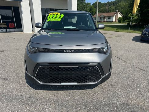 Used 2023 Kia Soul LX w/ Option Group 015 FWD image 8