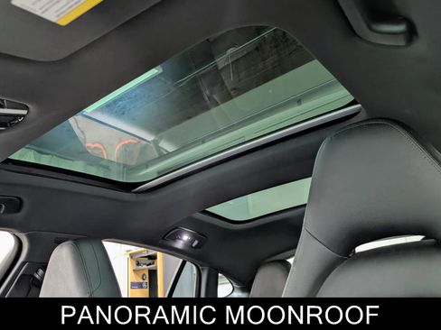 Used 2020 Porsche Panamera w/ Premium Package image 16