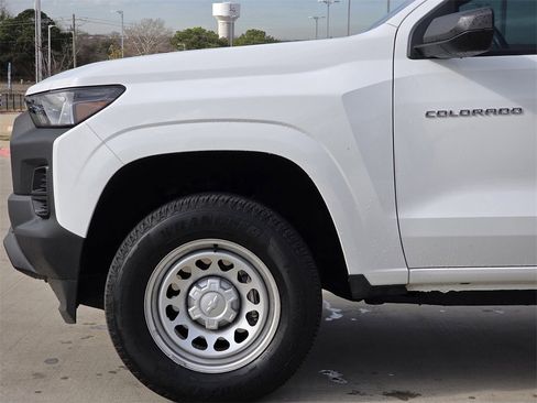 Used 2025 Chevrolet Colorado W/T image 5