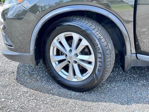 Used 2015 Nissan Rogue SV FWD image 28