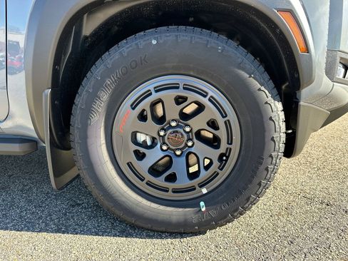 New 2026 Nissan Frontier Pro-X w/ Pro-X Convenience Package RWD image 12