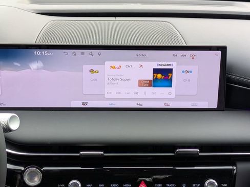 Used 2025 Genesis G80 2.5T image 17