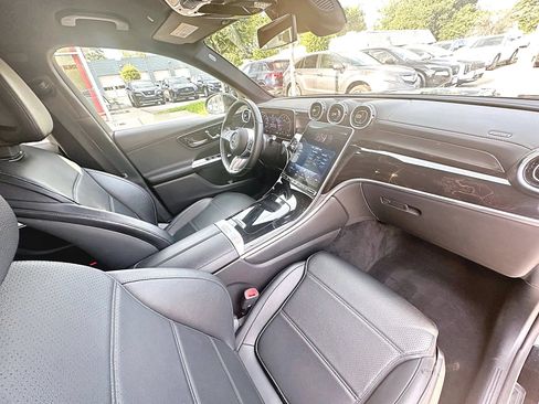 Used 2023 Mercedes-Benz GLC 300 4MATIC image 24
