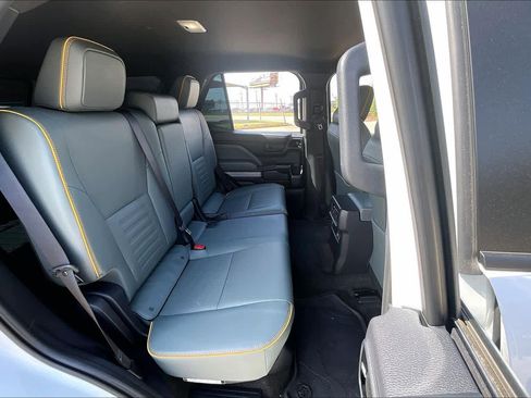 Used 2025 Toyota 4Runner Trailhunter image 17