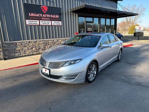 Used 2013 Lincoln MKZ image 1