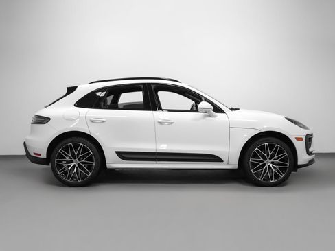 Certified 2023 Porsche Macan AWD/4WD image 13