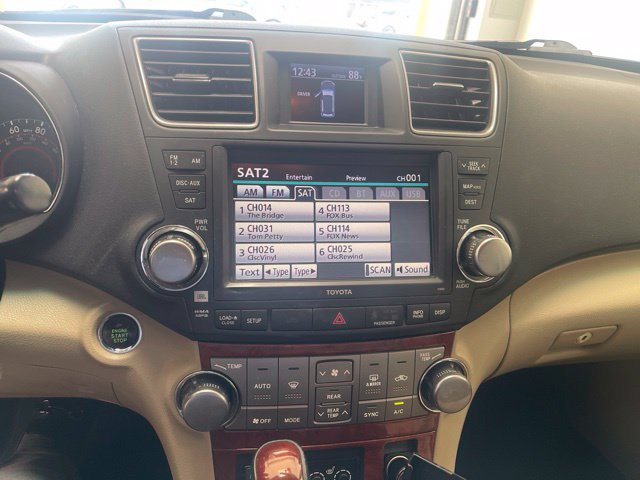 Used 2012 Toyota Highlander Limited w/ Tow Pkg FWD image 18