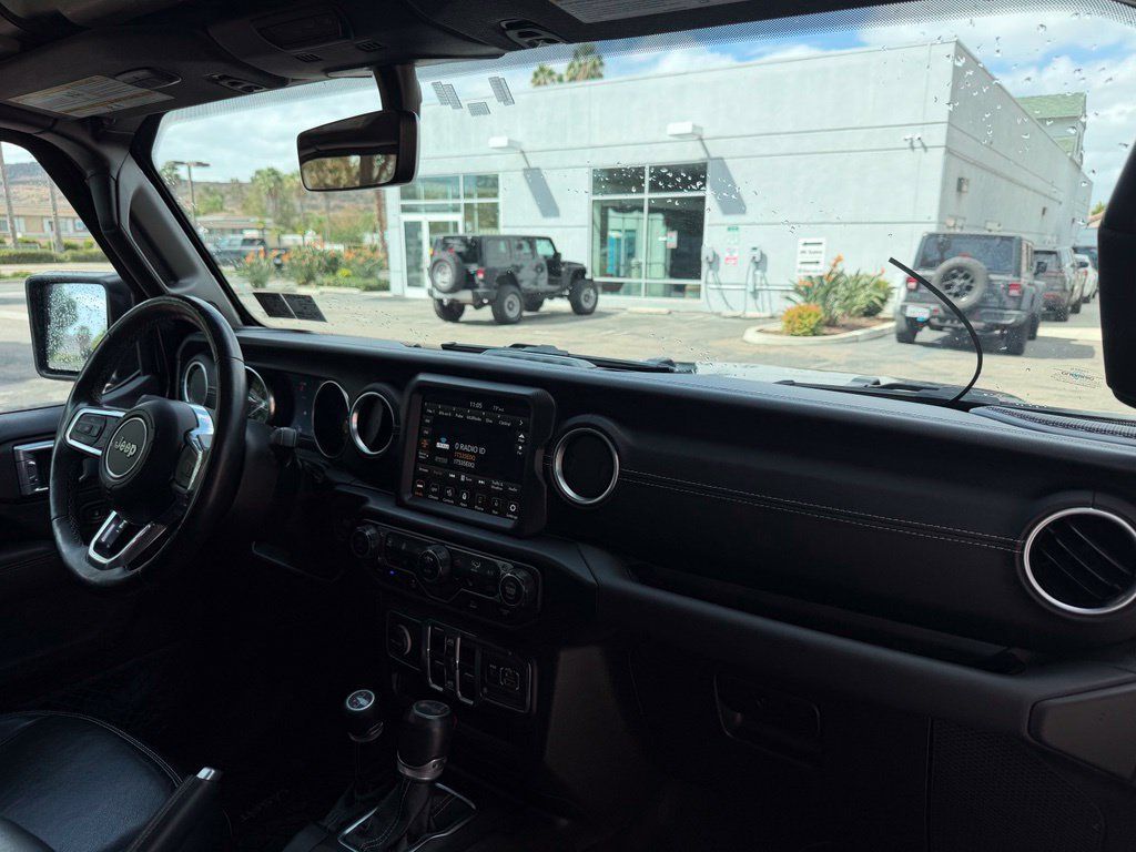 Used 2023 Jeep Wrangler Unlimited Sahara w/ Cold Weather Group AWD/4WD image 18