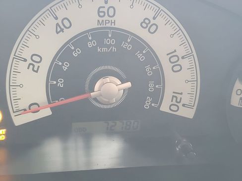 Used 2014 Toyota FJ Cruiser 2WD w/ Convenience Package image 32