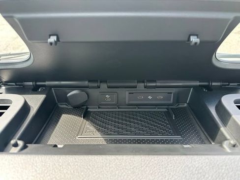 Used 2026 Mercedes-Benz Sprinter 2500 image 32