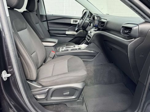 Used 2022 Ford Explorer XLT AWD/4WD image 14