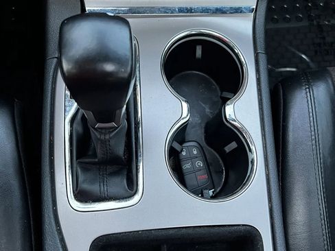 Used 2021 Jeep Grand Cherokee Laredo X image 21