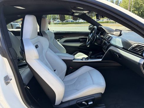 Used 2018 BMW M4 Coupe RWD image 18