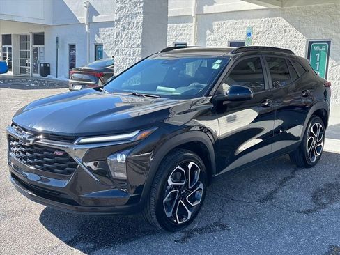 Used 2025 Chevrolet Trax RS w/ Sunroof Package image 23