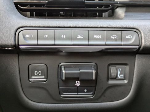 Used 2022 Cadillac Escalade ESV Sport w/ Touring Package image 32