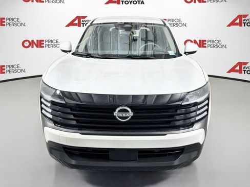 Used 2025 Nissan Kicks SV FWD image 2