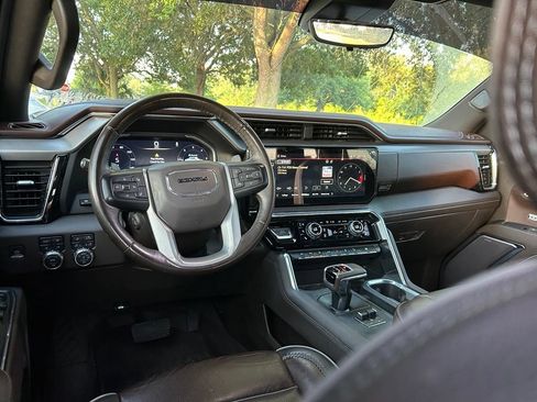 Used 2023 GMC Sierra 1500 Denali w/ Denali Reserve Package AWD/4WD image 13
