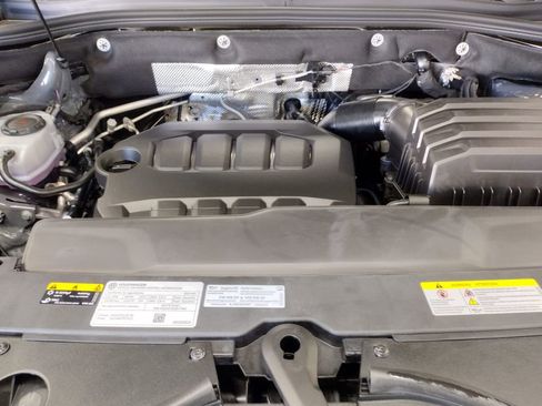 New 2025 Volkswagen Atlas Peak Edition SE image 8