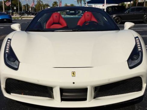 Used 2018 Ferrari 488 Spider image 4