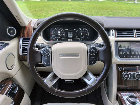 Used 2017 Land Rover Range Rover Supercharged AWD/4WD image 9