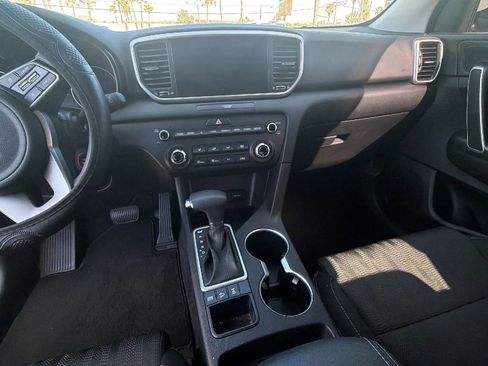 Used 2021 Kia Sportage LX AWD/4WD image 14