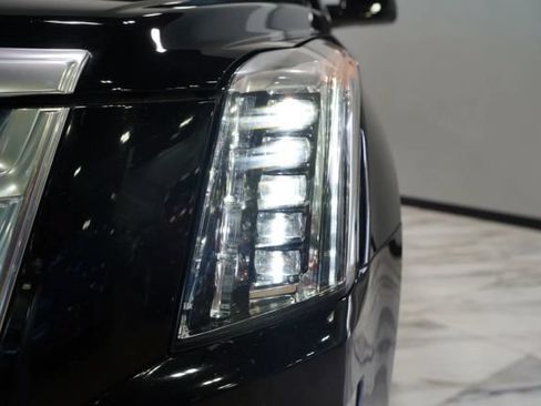 Used 2015 Cadillac Escalade Premium AWD/4WD image 5