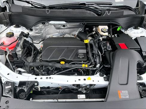 New 2026 Chevrolet Trax LT w/ Midnight Edition FWD image 16