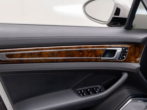 Used 2021 Porsche Panamera Turbo S w/ Premium Package image 16