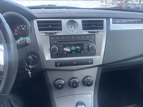 Used 2010 Chrysler Sebring Limited image 5