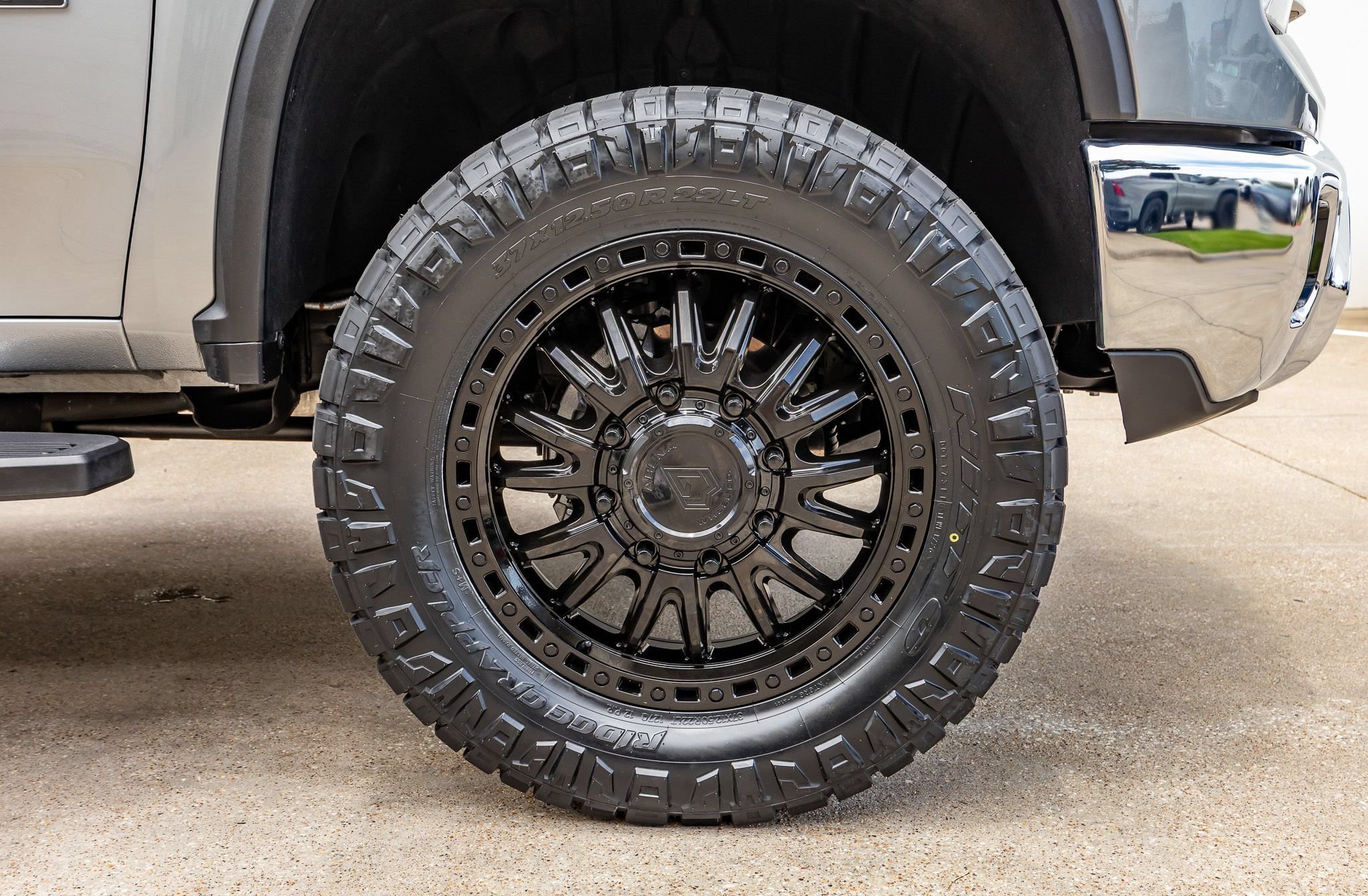 Used 2026 Chevrolet Silverado 3500 LTZ w/ LTZ Texas Edition AWD/4WD image 12